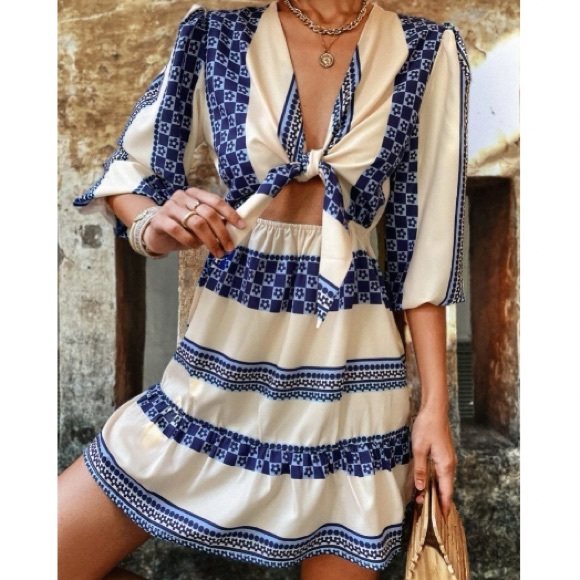 Boho blue cream floral print ruffle knot front mini dress - Picture 4 of 5